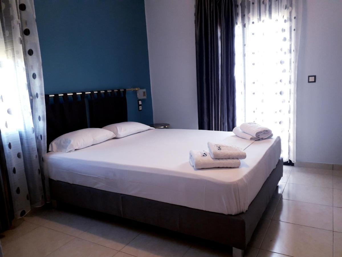 Blue Waves Luxury Suites By The Sea Plomari Dış mekan fotoğraf
