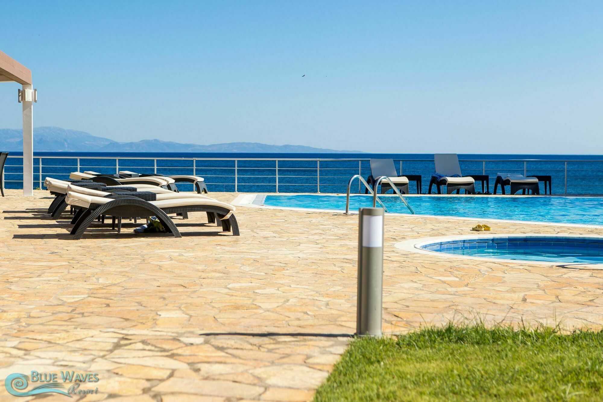 Blue Waves Luxury Suites By The Sea Plomari Konforlar fotoğraf