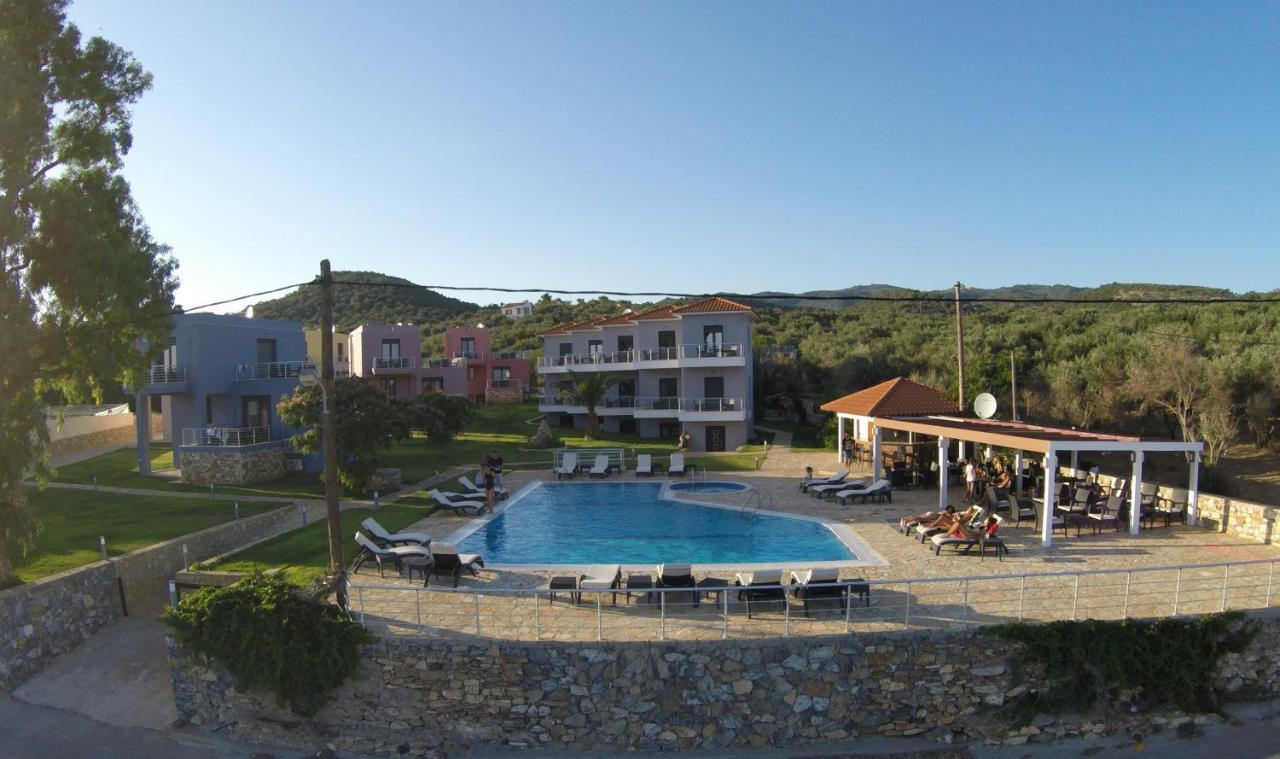 Blue Waves Luxury Suites By The Sea Plomari Dış mekan fotoğraf