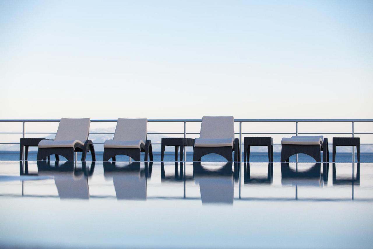 Blue Waves Luxury Suites By The Sea Plomari Dış mekan fotoğraf