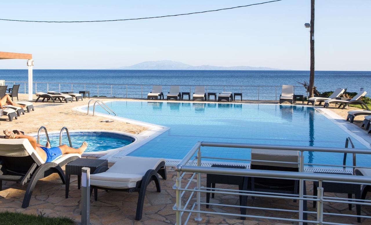 Blue Waves Luxury Suites By The Sea Plomari Konforlar fotoğraf